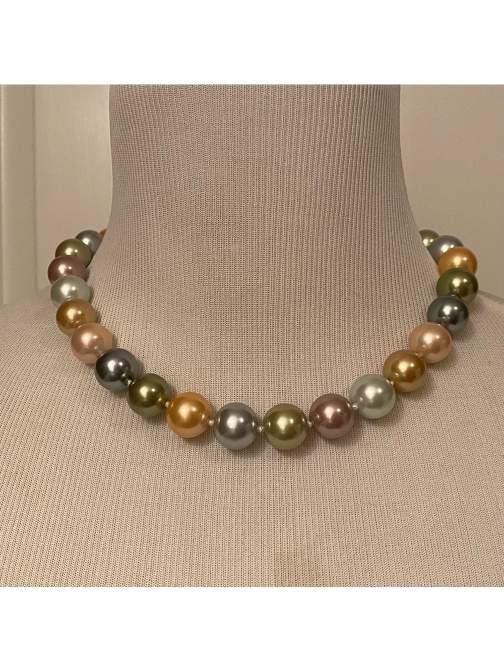 KJL KENNETH JAY LANE NECKLACE PASTEL MULTI COLOR BLUE PINK LARGE FAUX PEARL 18”